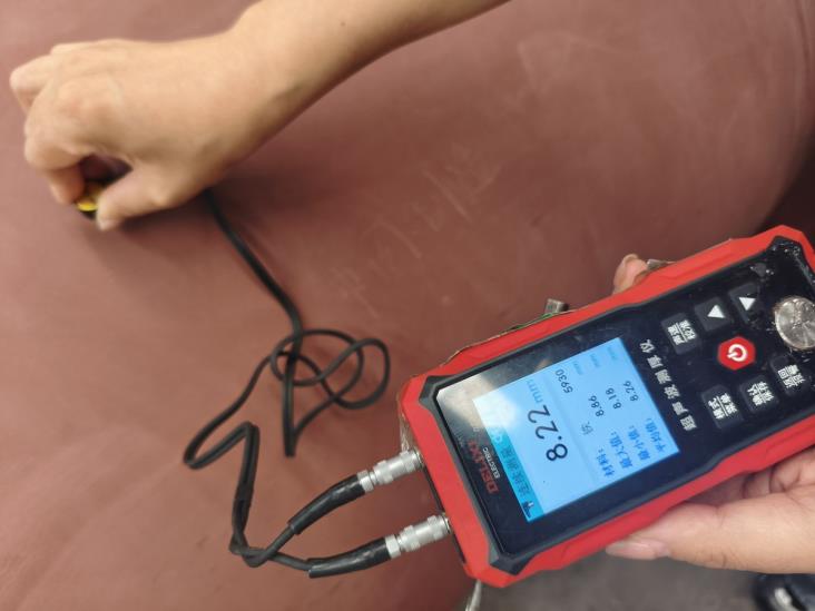 Measure thickness — Record the probe position and instrument reading.